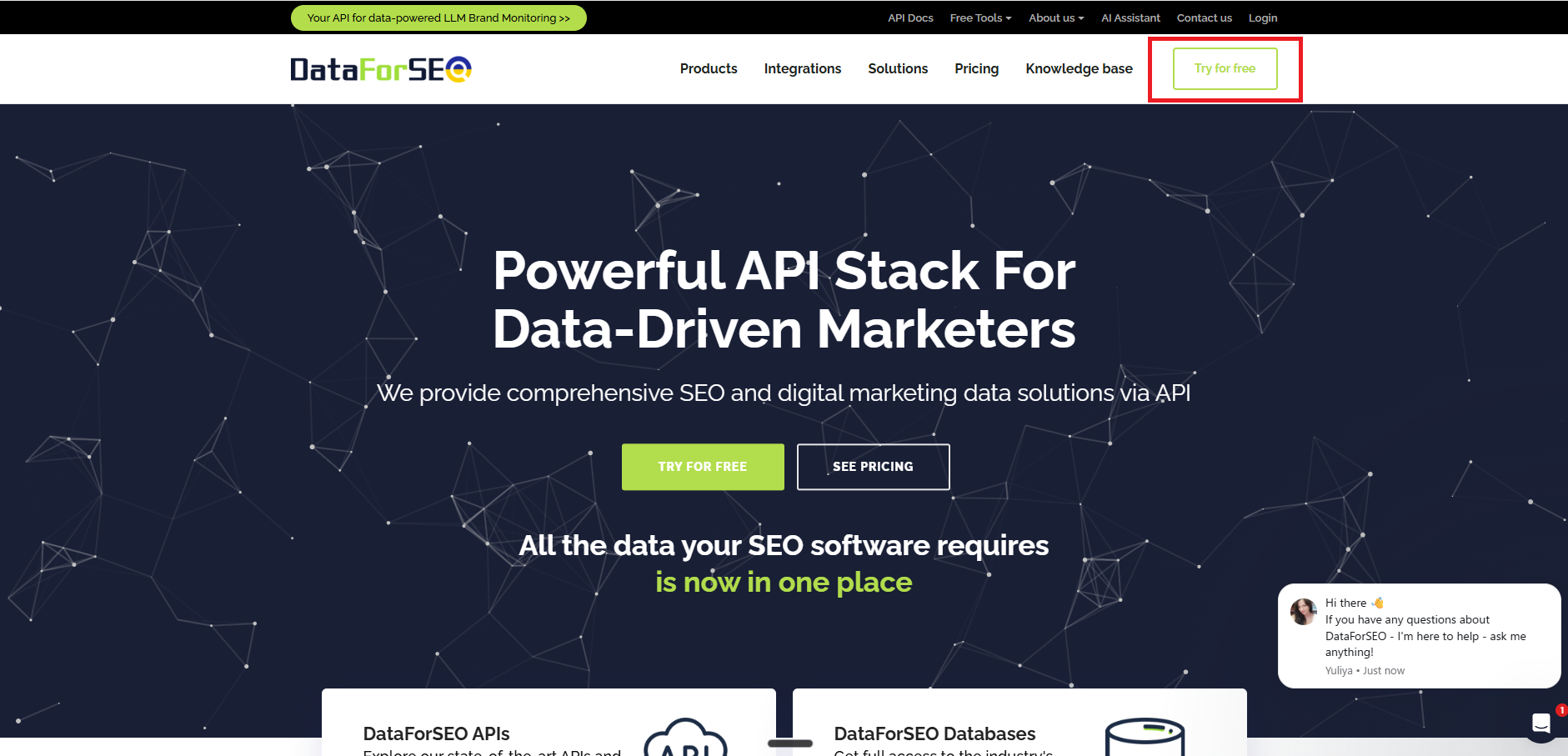 DataForSEOのトップページ。右上のTry for freeボタンに印を付けたところ